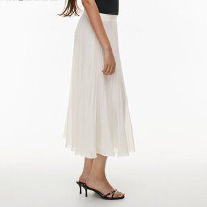 Aritzia Twirl Pleated Skirt - Cream